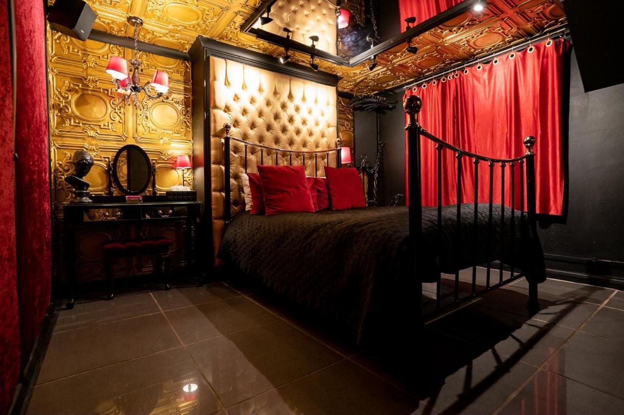 Erotic Boudoir